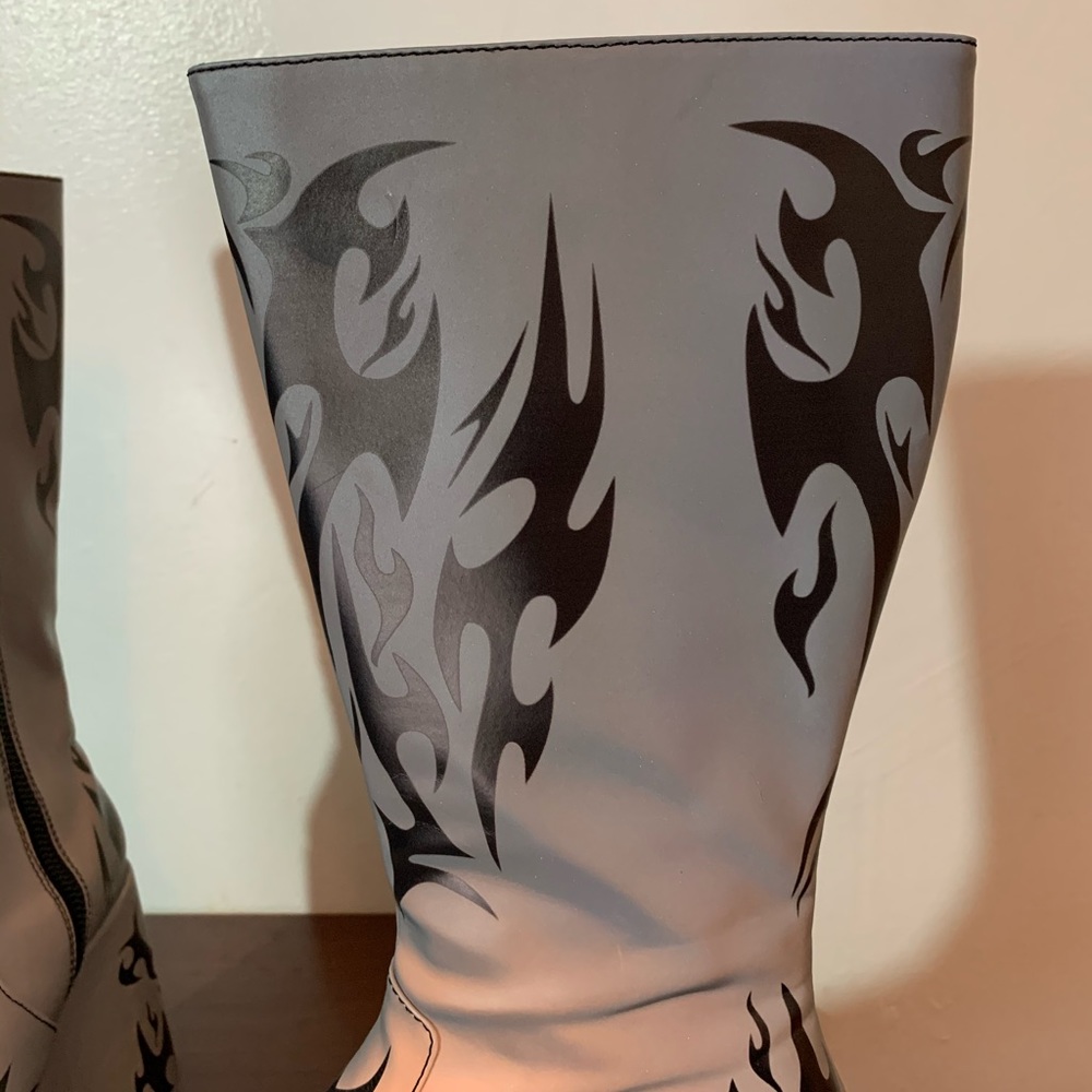 Sz10 Dolls Kill lighting boots reflective platform - Picture 14 of 16
